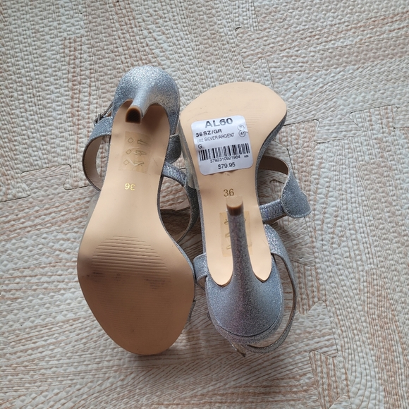 Le Chateau Silver and Clear Sparkly Heels - Picture 7 of 9